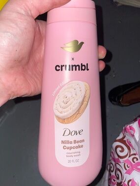 New Dove x Crumbl Cookie Nilla Bean Cupcake Nourishing Body Wash - Pink